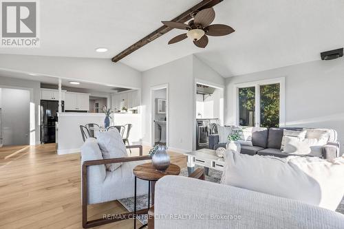 8548 Centennial Road, St. Thomas, ON - Indoor Photo Showing Living Room