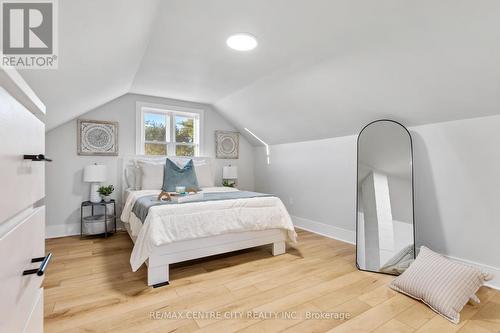 8548 Centennial Road, St. Thomas, ON - Indoor Photo Showing Bedroom