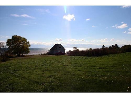 Cour - 100 Rue Chapados, Paspébiac, QC - Outdoor With View