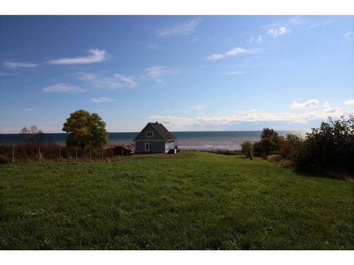 Cour - 100 Rue Chapados, Paspébiac, QC - Outdoor With View