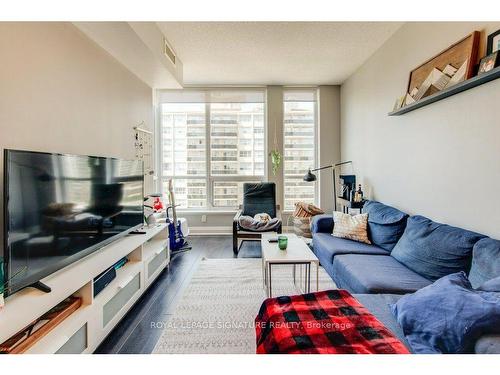 1008-83 Redpath Ave, Toronto, ON - Indoor Photo Showing Living Room