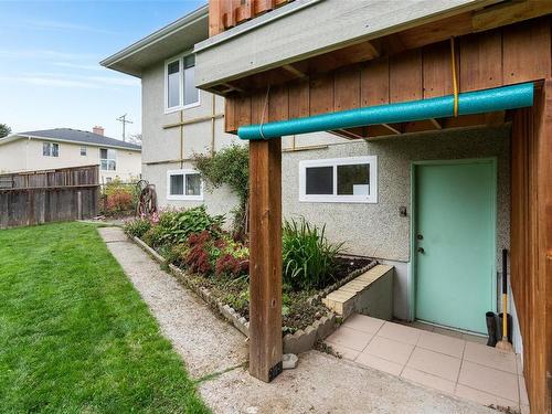 4068 Borden St, Saanich, BC 