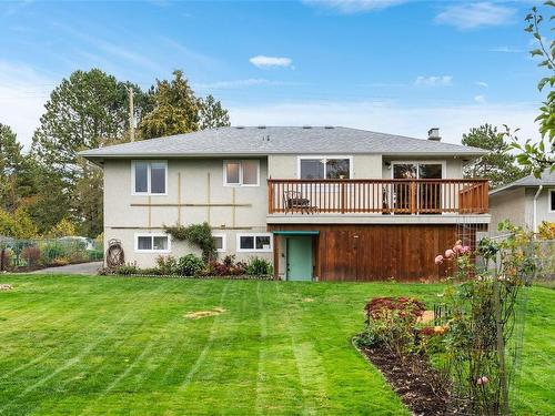 4068 Borden St, Saanich, BC 