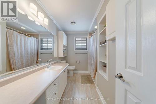 635 Fothergill Boulevard, Burlington, ON - Indoor Photo Showing Bathroom