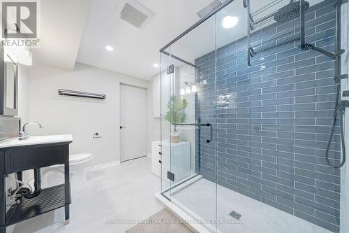 635 Fothergill Boulevard, Burlington, ON - Indoor Photo Showing Bathroom