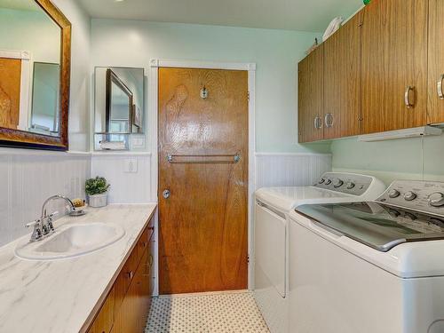 Salle de bains - 2610 Crois. Anjou, Brossard, QC - Indoor Photo Showing Laundry Room