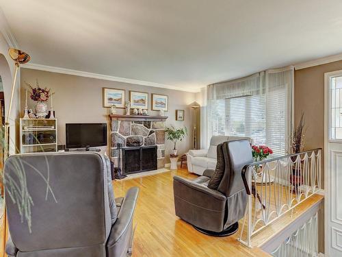 Salon - 2610 Crois. Anjou, Brossard, QC - Indoor Photo Showing Living Room With Fireplace