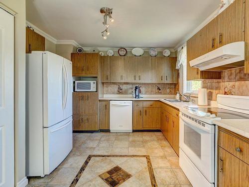 Cuisine - 2610 Crois. Anjou, Brossard, QC - Indoor Photo Showing Kitchen With Double Sink