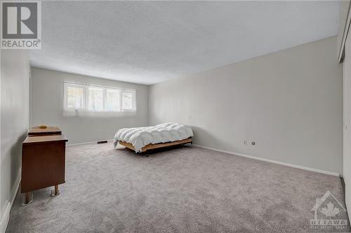 15 Rutherford Crescent, Ottawa, ON - Indoor Photo Showing Other Room