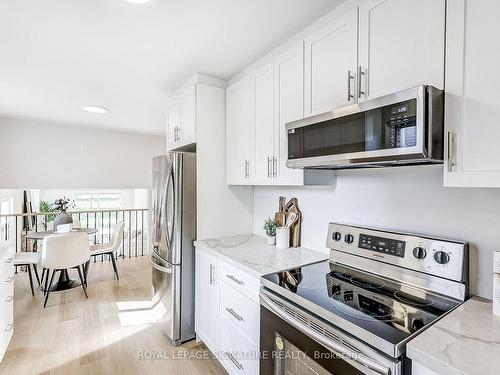 316 Cherokee Blvd, Toronto, ON - Indoor Photo Showing Kitchen