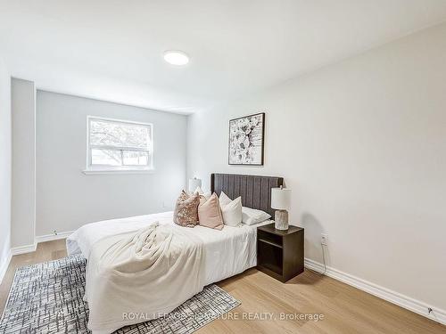 316 Cherokee Blvd, Toronto, ON - Indoor Photo Showing Bedroom