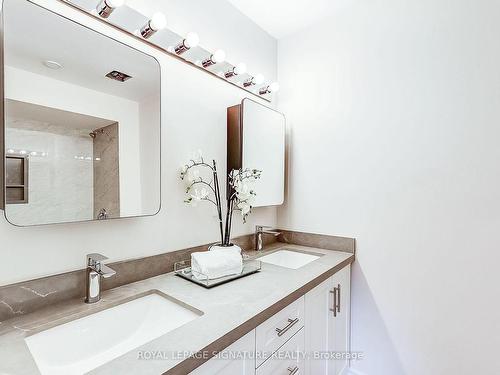 316 Cherokee Blvd, Toronto, ON - Indoor Photo Showing Bathroom