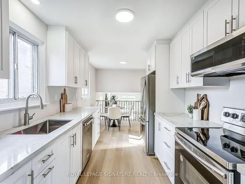 316 Cherokee Blvd, Toronto, ON - Indoor Photo Showing Kitchen With Upgraded Kitchen