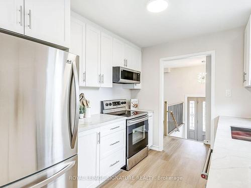 316 Cherokee Blvd, Toronto, ON - Indoor Photo Showing Kitchen