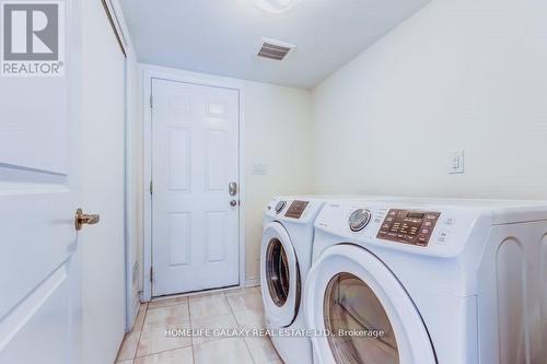 2760 Sapphire Drive, Pickering, ON - Indoor Photo Showing Laundry Room