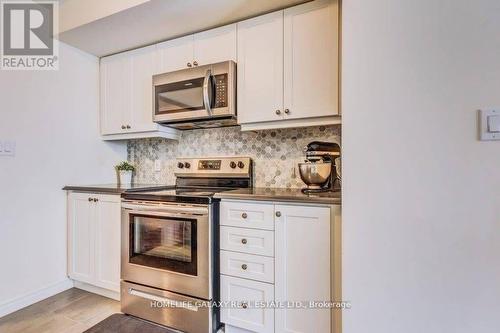 2760 Sapphire Drive, Pickering, ON - Indoor Photo Showing Kitchen