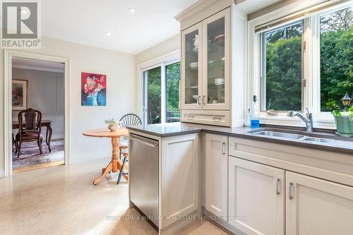 165 Shanley Terrace, Oakville, ON - Indoor Photo Showing Kitchen With Double Sink