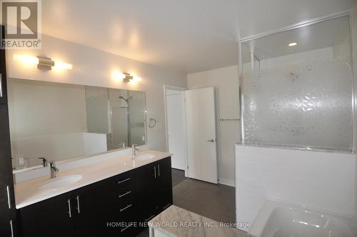 Th5 - 370 Square One Drive, Mississauga, ON - Indoor Photo Showing Bathroom