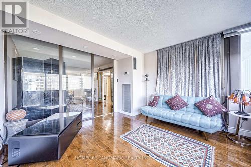 2105 - 2330 Bridletowne Circle, Toronto, ON - Indoor Photo Showing Living Room