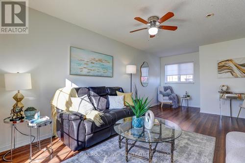 5 - 1623 Pickering Parkway, Pickering, ON - Indoor Photo Showing Living Room