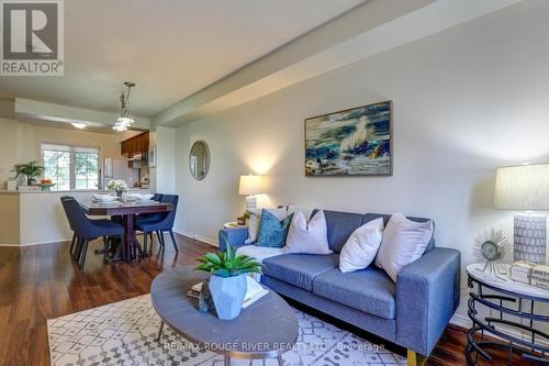 5 - 1623 Pickering Parkway, Pickering, ON - Indoor Photo Showing Living Room