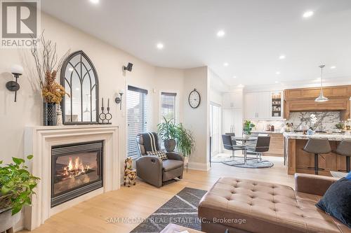 3482 Hideaway Place, Mississauga, ON - Indoor Photo Showing Living Room With Fireplace