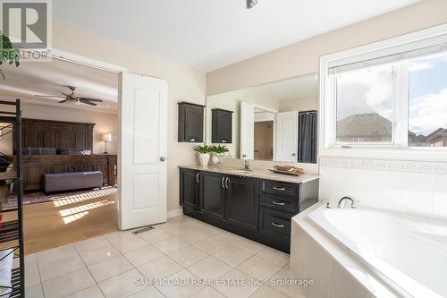 3482 Hideaway Place, Mississauga, ON - Indoor Photo Showing Bathroom