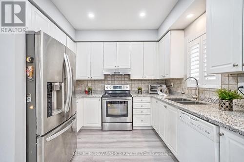 6605 Jazzy Mews, Mississauga, ON - Indoor Photo Showing Kitchen With Stainless Steel Kitchen With Double Sink