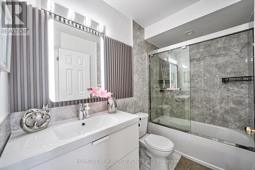 6605 Jazzy Mews, Mississauga, ON - Indoor Photo Showing Bathroom