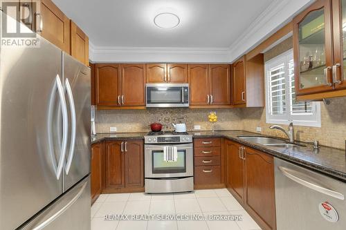 27 Fenflower Court, Brampton, ON - Indoor Photo Showing Kitchen With Double Sink