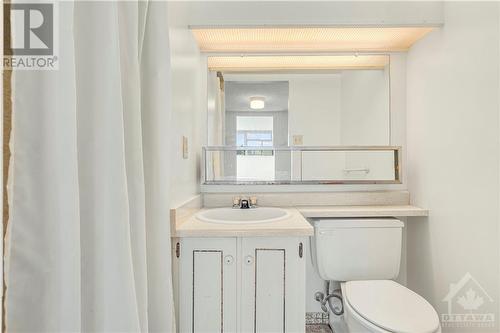 530 Laurier Avenue Unit#507, Ottawa, ON - Indoor Photo Showing Bathroom