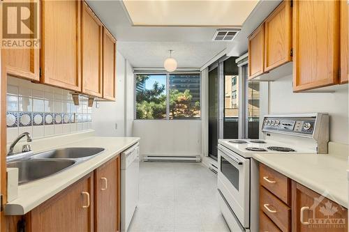 530 Laurier Avenue Unit#507, Ottawa, ON - Indoor Photo Showing Kitchen With Double Sink