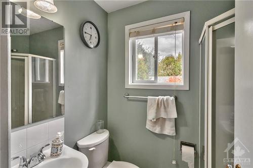 14 Craig Street, Perth, ON - Indoor Photo Showing Bathroom