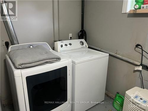 12 Craig Street, Perth, ON - Indoor Photo Showing Laundry Room