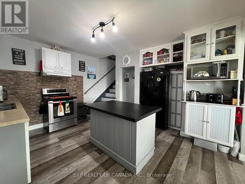 136 Kimberly Avenue, Timmins, ON - Indoor Photo Showing Kitchen