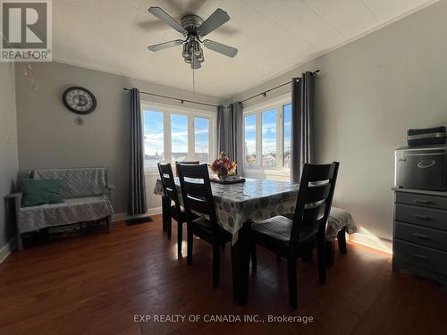 136 Kimberly Avenue, Timmins, ON - Indoor Photo Showing Dining Room