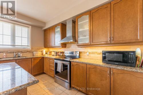 2 Kennedy Boulevard, New Tecumseth, ON - Indoor Photo Showing Kitchen