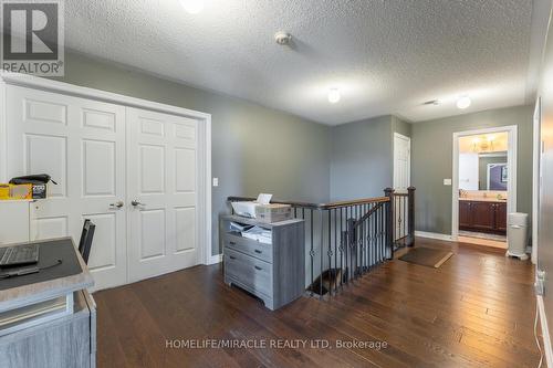 2 Kennedy Boulevard, New Tecumseth, ON - Indoor Photo Showing Other Room