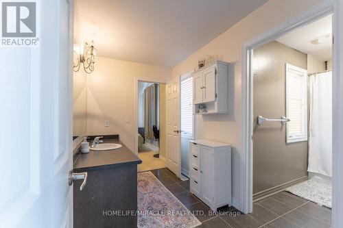 2 Kennedy Boulevard, New Tecumseth, ON - Indoor Photo Showing Bathroom