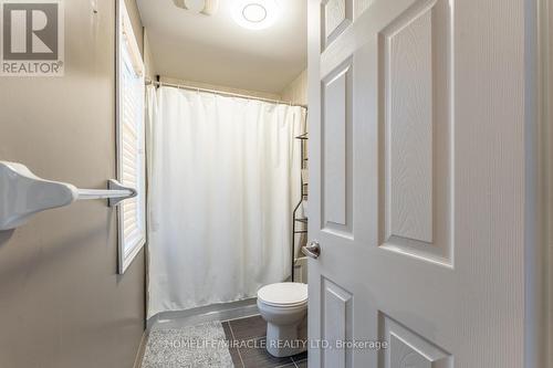 2 Kennedy Boulevard, New Tecumseth, ON - Indoor Photo Showing Bathroom