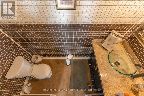 2 Kennedy Boulevard, New Tecumseth, ON - Indoor Photo Showing Bathroom