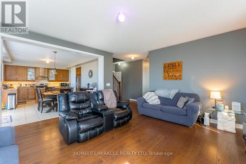 2 Kennedy Boulevard, New Tecumseth, ON - Indoor Photo Showing Living Room