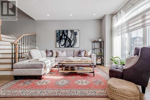 5399 Festival Drive, Mississauga, ON - Indoor Photo Showing Living Room