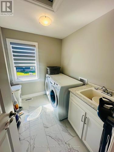 362 Christine Avenue, Lakeshore, ON - Indoor Photo Showing Laundry Room