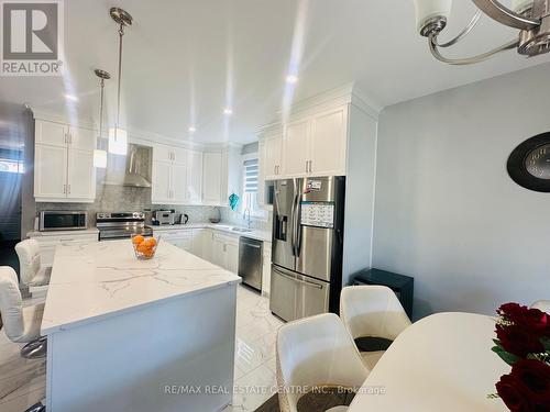 362 Christine Avenue, Lakeshore, ON - Indoor Photo Showing Kitchen