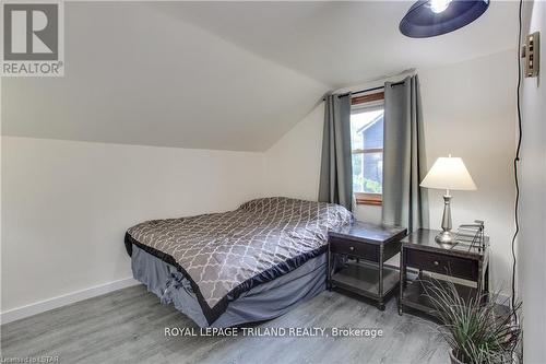 7575 Biddulph Street, Lambton Shores (Port Franks), ON - Indoor Photo Showing Bedroom