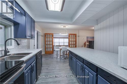 7575 Biddulph Street, Lambton Shores (Port Franks), ON - Indoor Photo Showing Kitchen With Double Sink