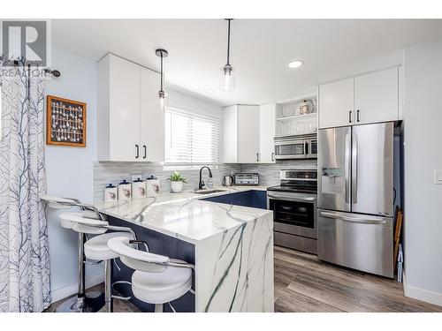 185 Taylor Road Unit# 4, Kelowna, BC - Indoor Photo Showing Kitchen With Stainless Steel Kitchen With Upgraded Kitchen