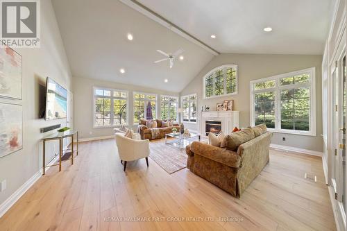 257 Roseland Crescent, Burlington, ON - Indoor Photo Showing Living Room With Fireplace