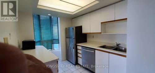 1706 - 4470 Tucana Court, Mississauga, ON - Indoor Photo Showing Kitchen With Double Sink